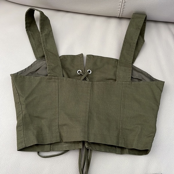 Crop top - Picture 2 of 3